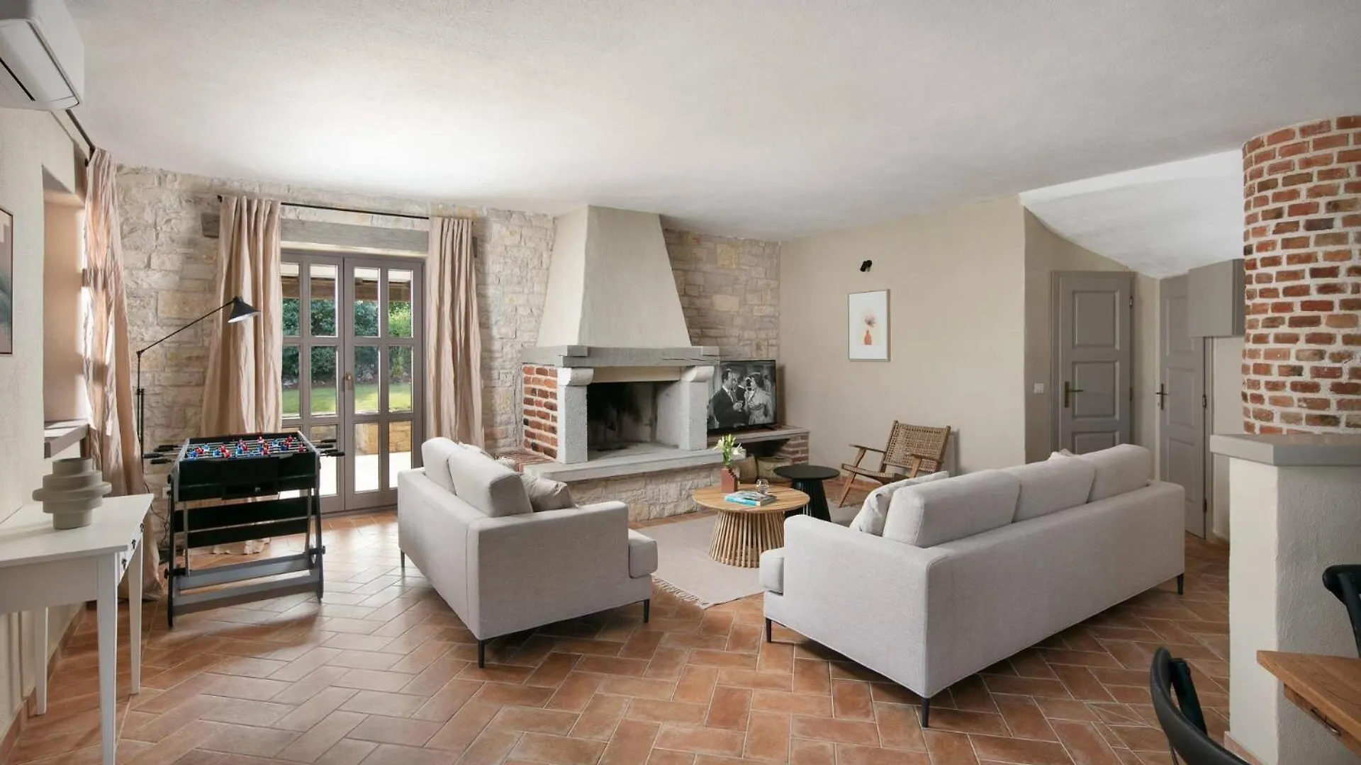 Rustic Villa Calluna With A Pool In Istria Sveti Lovrec Pazenaticki